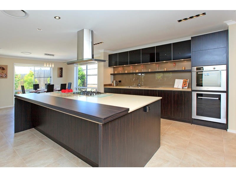 16 Gumdale Street, Wakerley QLD 4154