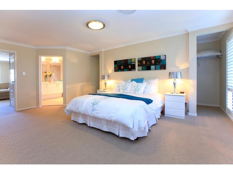 16 Gumdale Street, Wakerley QLD 4154