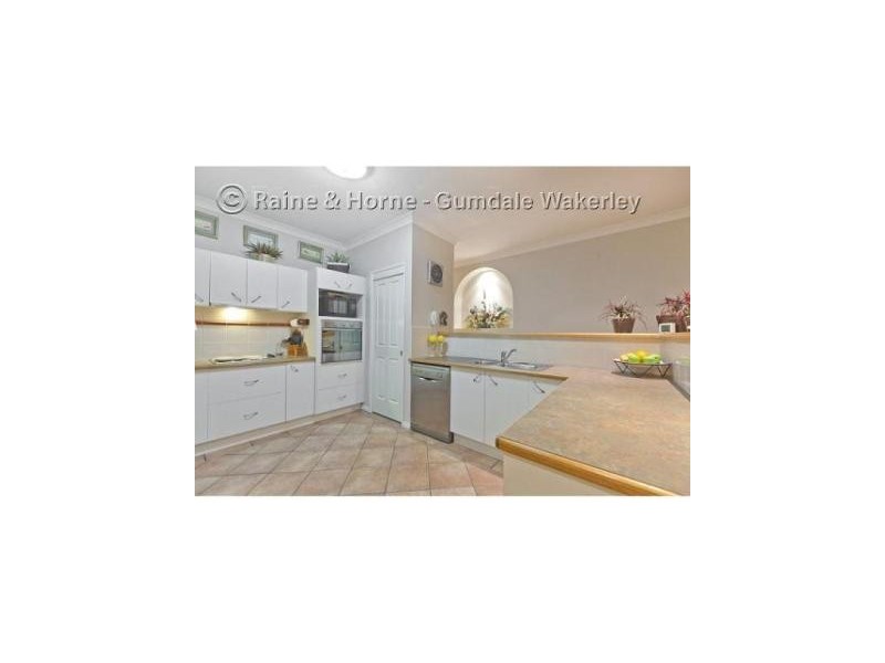 11 Razorback Close, Carindale QLD 4152