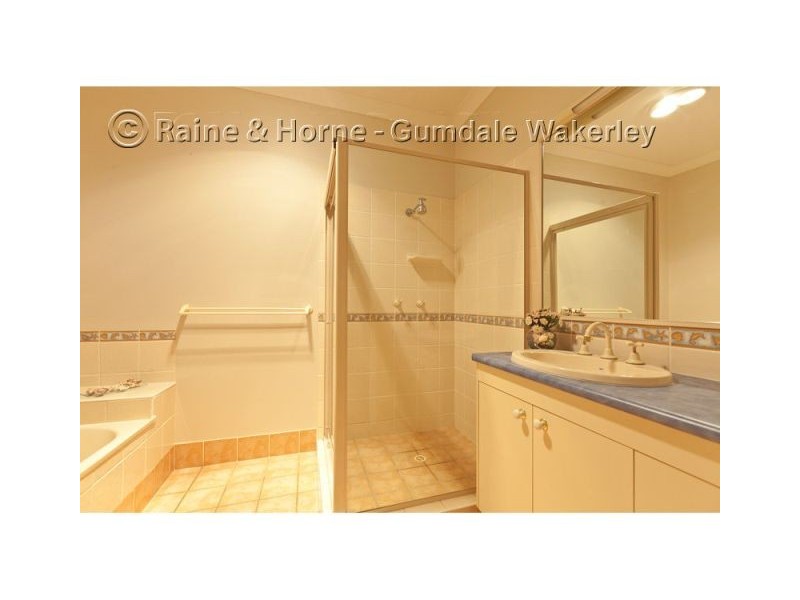 11 Razorback Close, Carindale QLD 4152