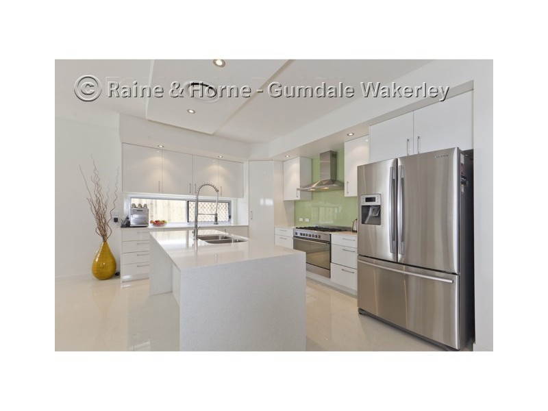 11 Peregian Close, Manly West QLD 4179