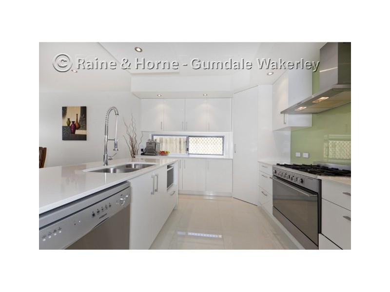 11 Peregian Close, Manly West QLD 4179