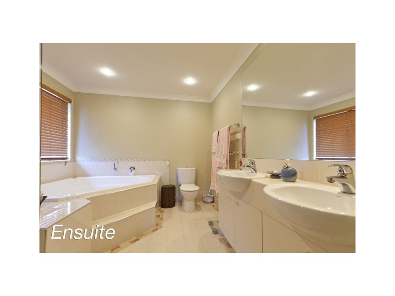 10 Balgowlah Street, Wakerley QLD 4154