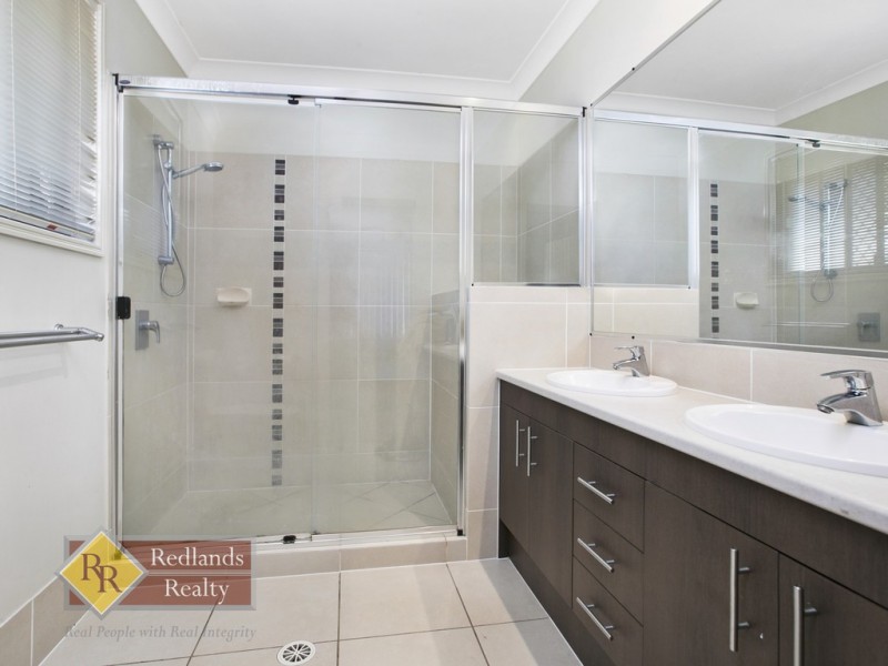 8 Gilchrist Street, Wellington Point QLD 4160