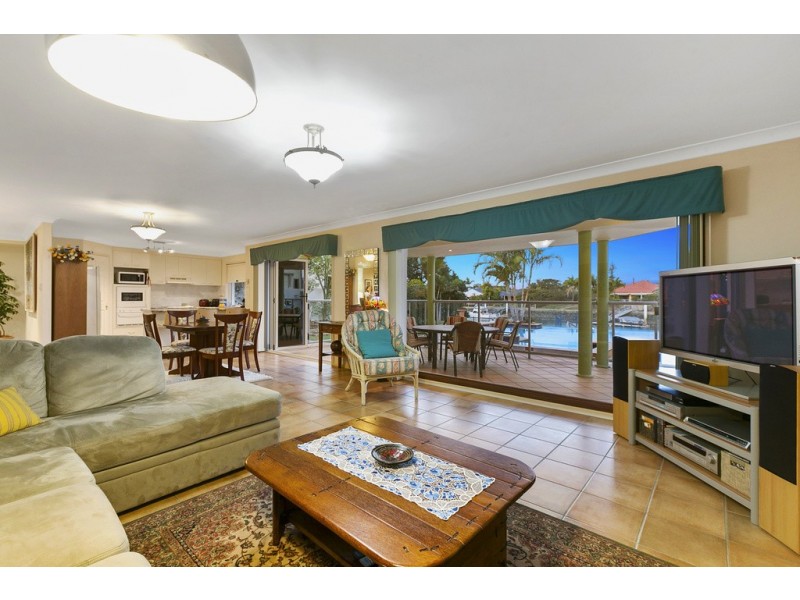 6 Piermont Place, Raby Bay QLD 4163