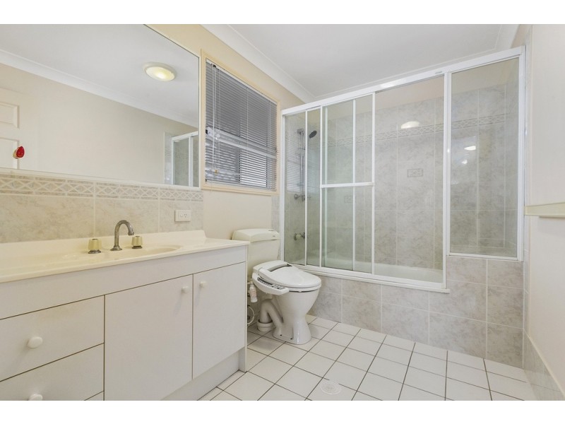 6 Piermont Place, Raby Bay QLD 4163