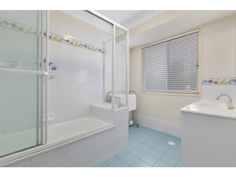 6 Piermont Place, Raby Bay QLD 4163