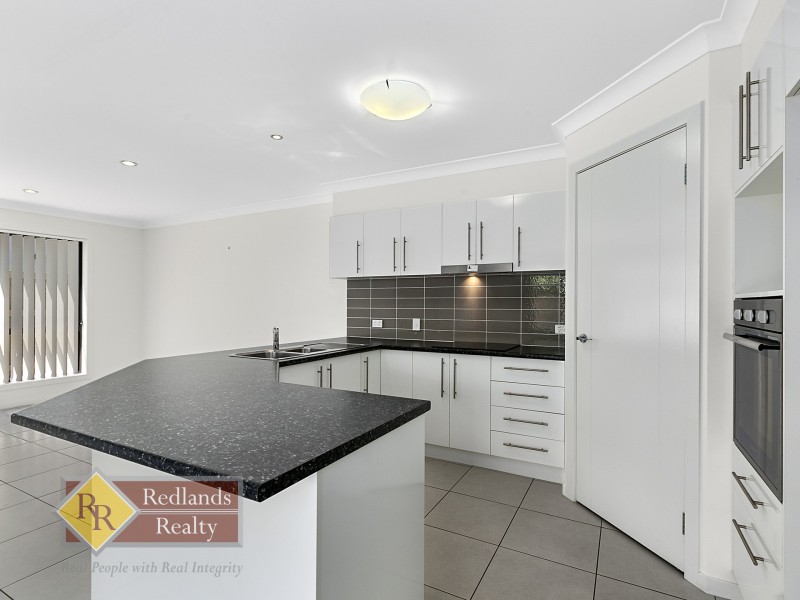2/8 Sandalwood Street, Thornlands QLD 4164