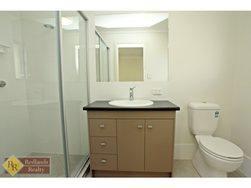 2/1 Riley Peter Place, Cleveland QLD 4163