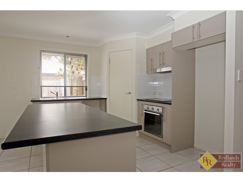 2/1 Riley Peter Place, Cleveland QLD 4163