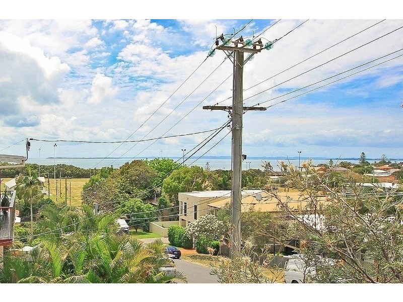 17 WARRA STREET, Wynnum QLD 4178