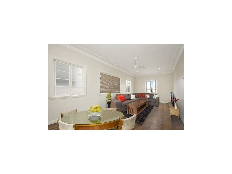 17 WARRA STREET, Wynnum QLD 4178