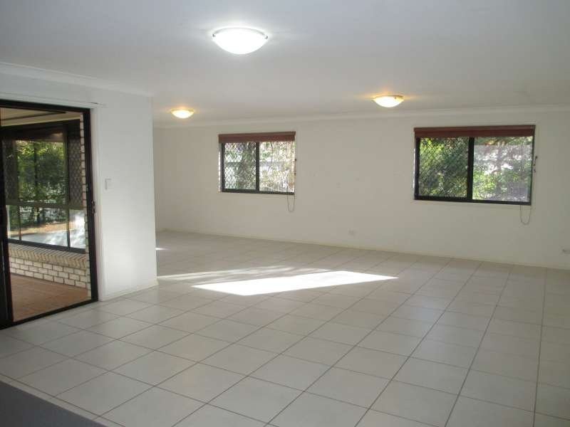 32 Victor Street, Birkdale QLD 4159