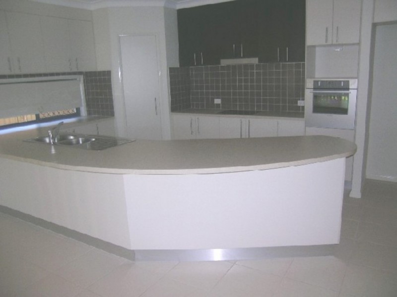 5 Tanya Court, Wellington Point QLD 4160