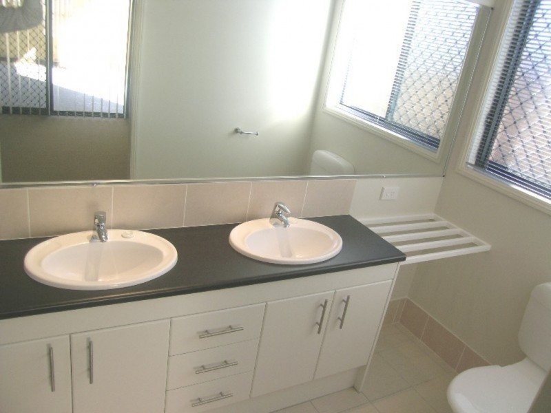 5 Tanya Court, Wellington Point QLD 4160