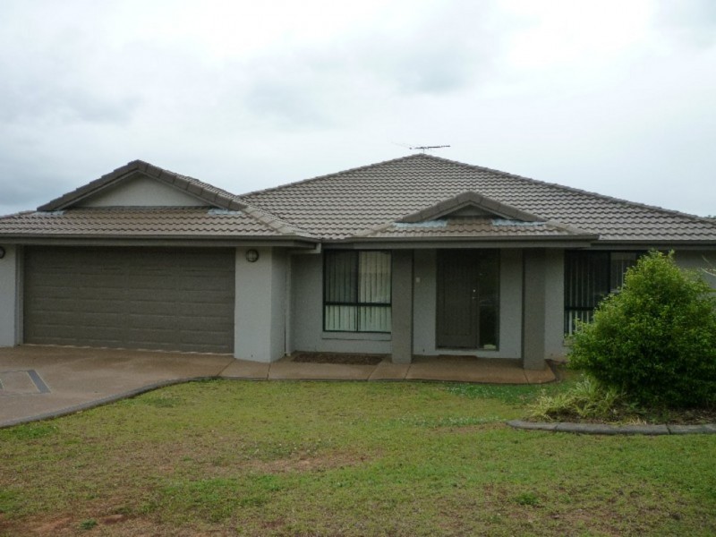 30 Aquila Street, Redland Bay QLD 4165