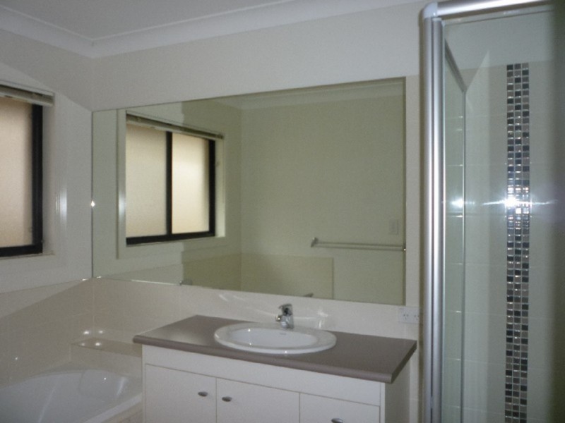 30 Aquila Street, Redland Bay QLD 4165