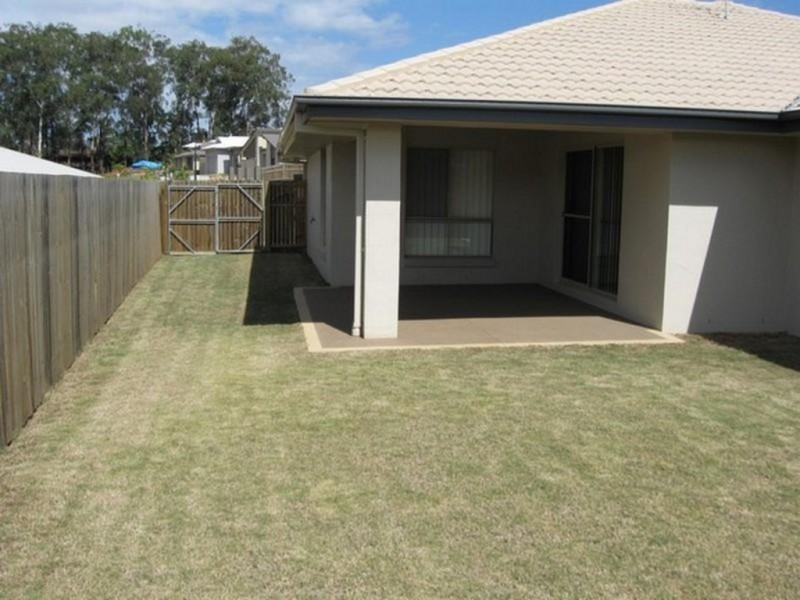 17 Poynter Street, Redland Bay QLD 4165