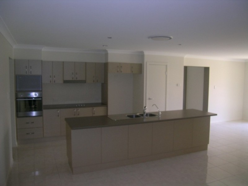 6 Shearwater Street, Cleveland QLD 4163