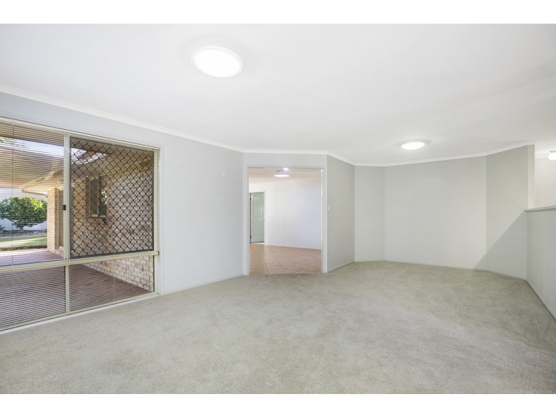 16 Jacaranda Place, Ormiston QLD 4160