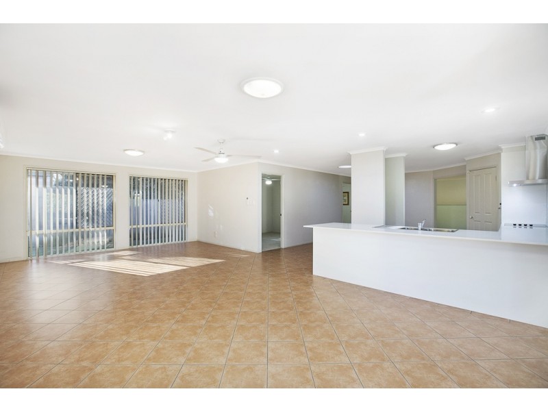 16 Jacaranda Place, Ormiston QLD 4160