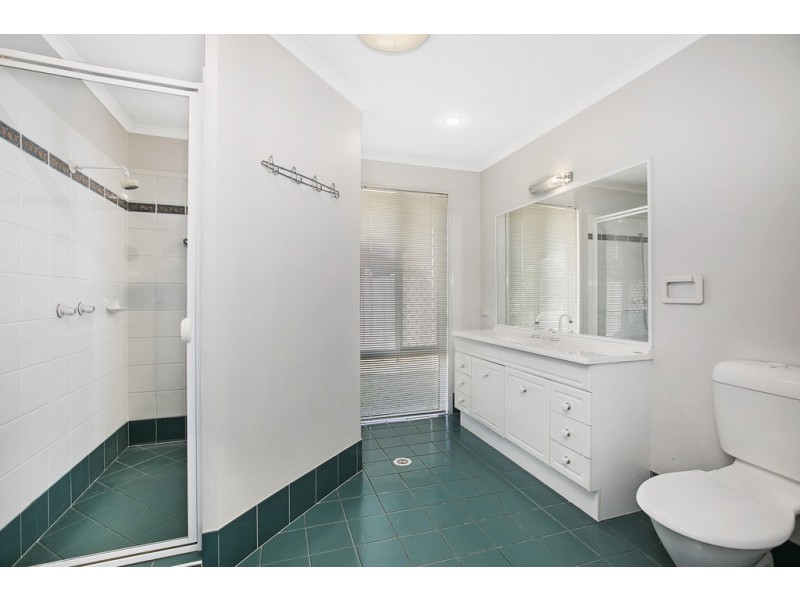 16 Jacaranda Place, Ormiston QLD 4160