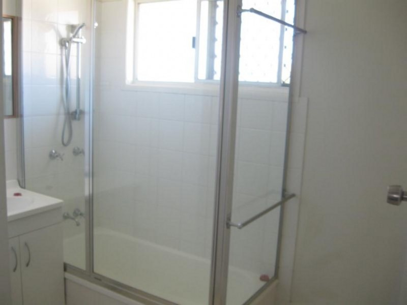 5 Parakeet Street, Birkdale QLD 4159