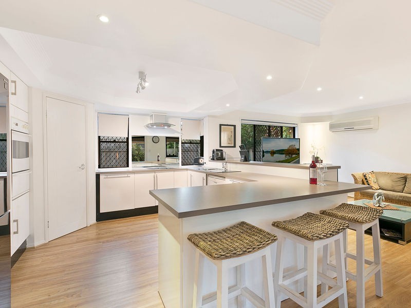 4 Marcel Place, Wellington Point QLD 4160