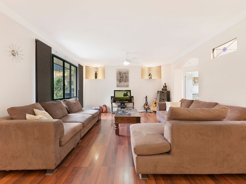 4 Marcel Place, Wellington Point QLD 4160