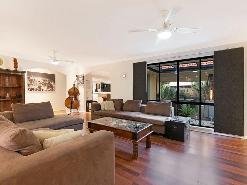 4 Marcel Place, Wellington Point QLD 4160