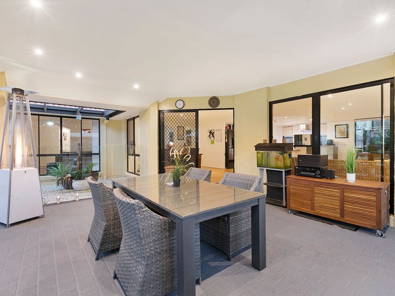 4 Marcel Place, Wellington Point QLD 4160