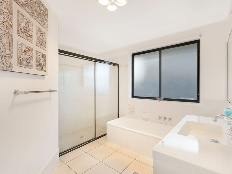 4 Marcel Place, Wellington Point QLD 4160