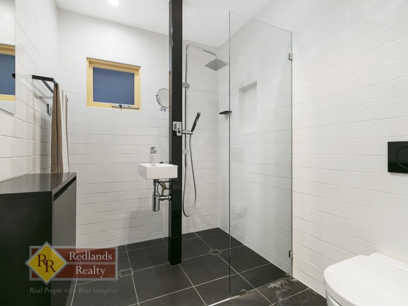 1/8 Boongall Road, Camp Hill QLD 4152