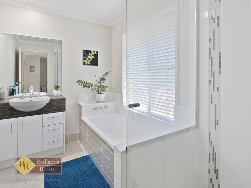 36 Parkgrove Street, Birkdale QLD 4159