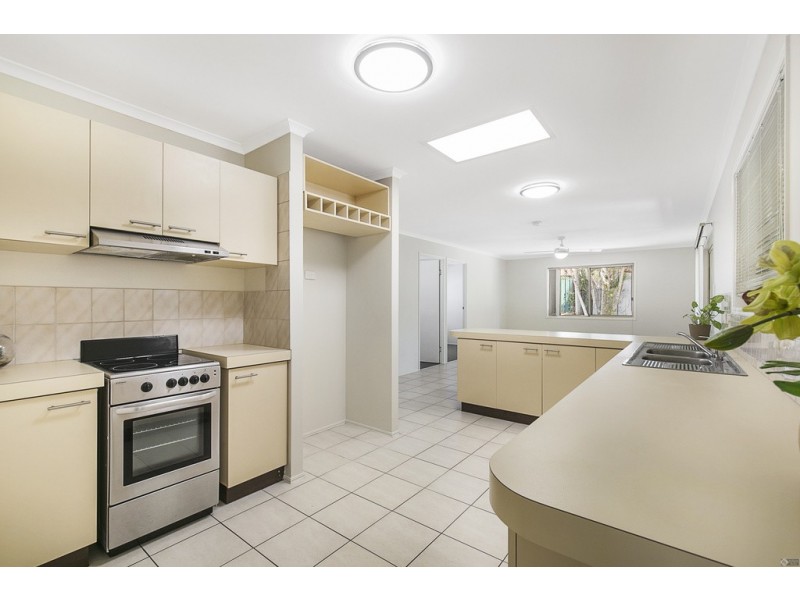 6 Riverton Drive, Wellington Point QLD 4160