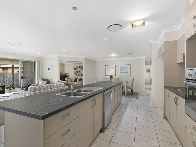 5 Parklink Drive, Redland Bay QLD 4165