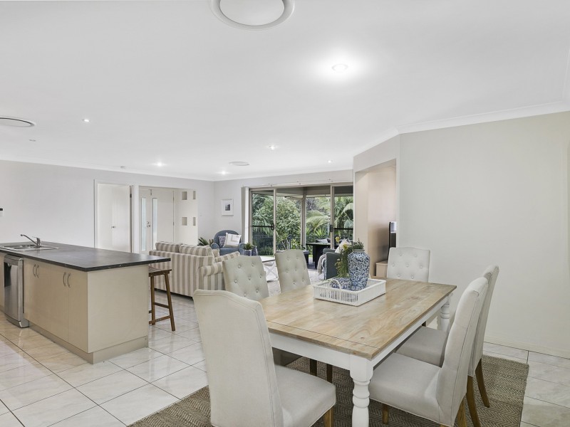 5 Parklink Drive, Redland Bay QLD 4165