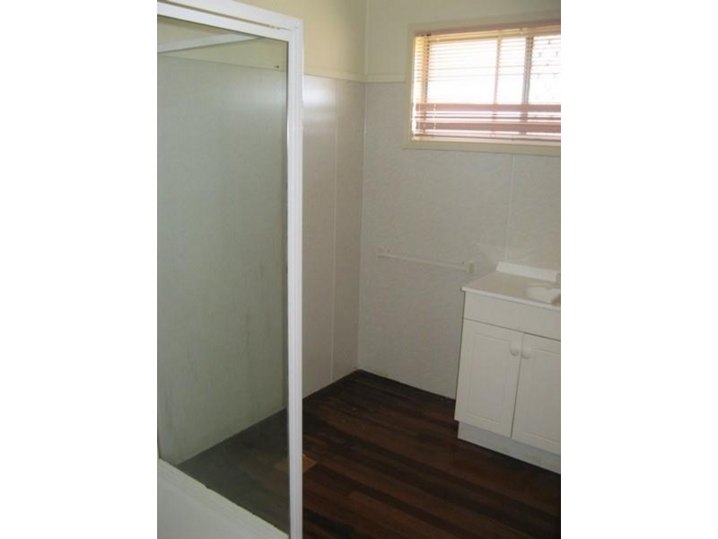 223 Railway Parade, Thorneside QLD 4158