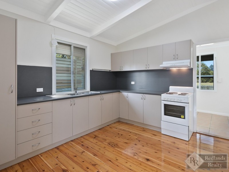 83 Thomas Street, Birkdale QLD 4159