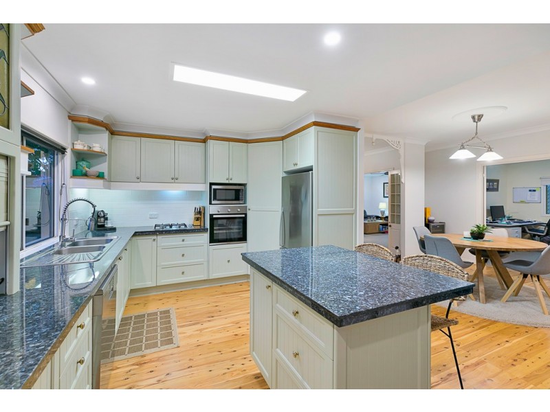 119 Passage Street, Cleveland QLD 4163