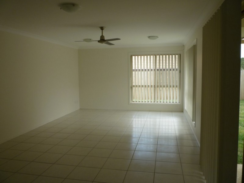 11 Lizard Place, Redland Bay QLD 4165