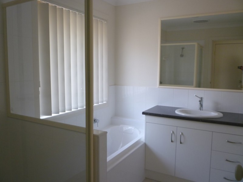 11 Lizard Place, Redland Bay QLD 4165