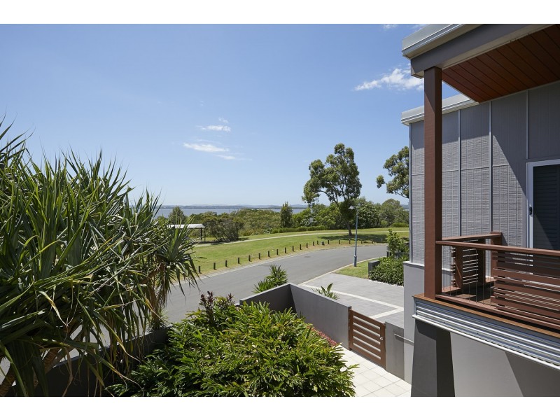 12 Talburpin Esplanade, Redland Bay QLD 4165