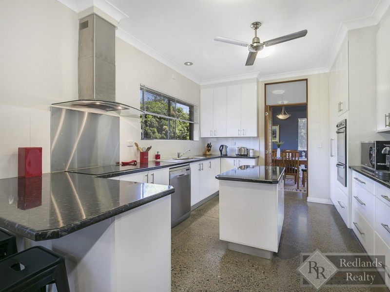 12 Paul Street, Birkdale QLD 4159