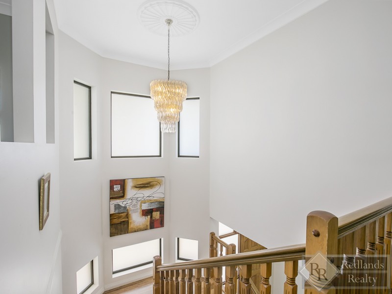 12 Paul Street, Birkdale QLD 4159