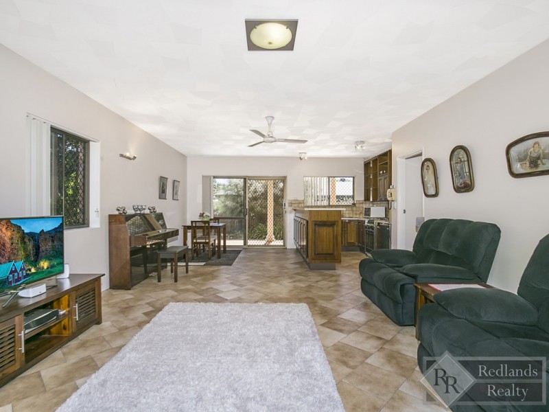 12 Paul Street, Birkdale QLD 4159