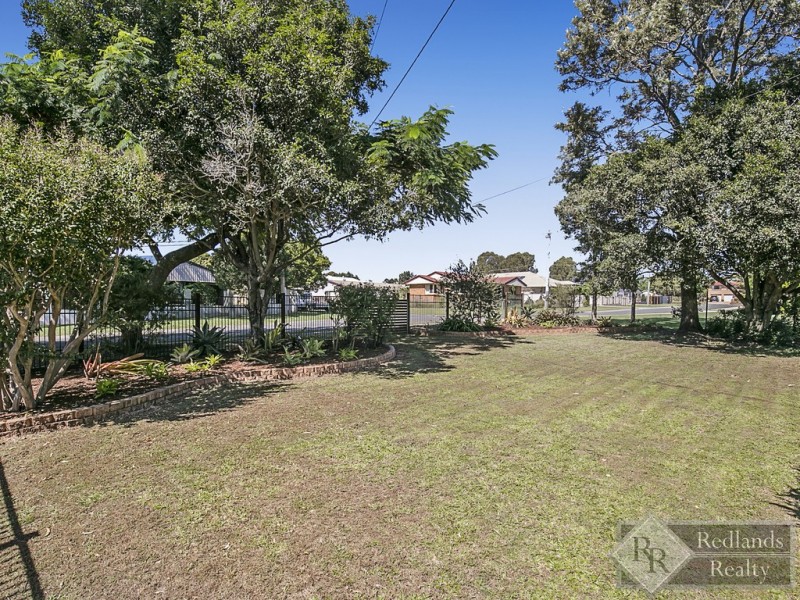 12 Paul Street, Birkdale QLD 4159