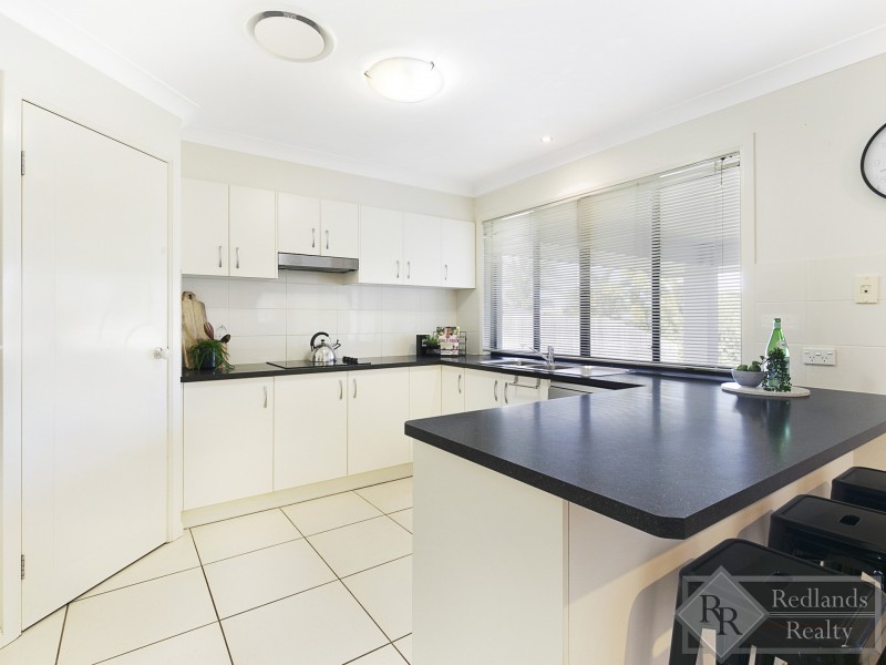30 Aquila Street, Redland Bay QLD 4165