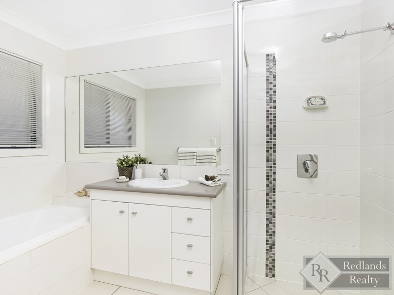 30 Aquila Street, Redland Bay QLD 4165