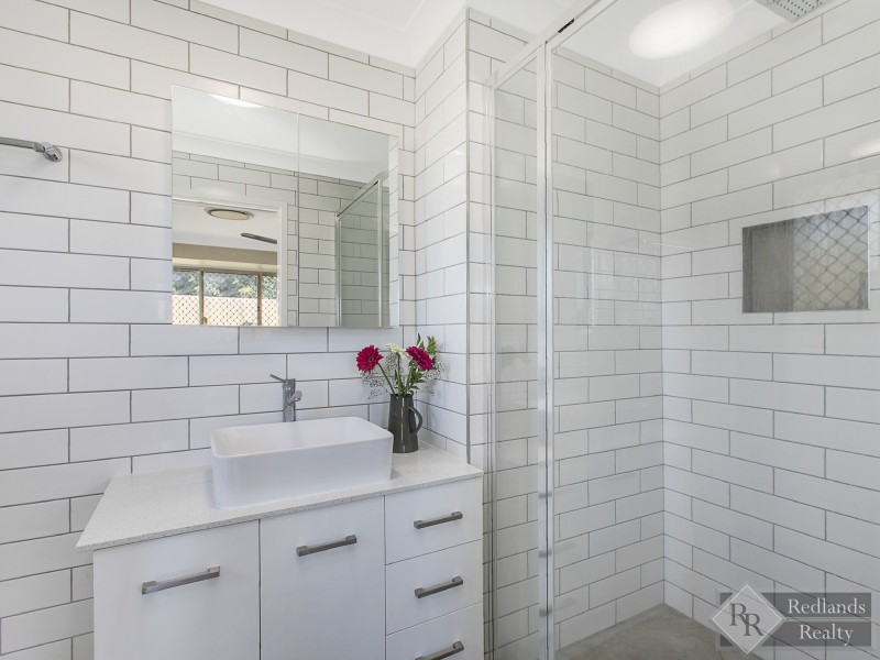 8 Allerton Place, Birkdale QLD 4159